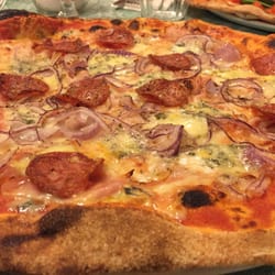 Pino - La miglior pizza al miglior prezzo. Fatta con farina di soia è leggera e gustosa! Se voglio gustarmi una pizza, vengo qui!