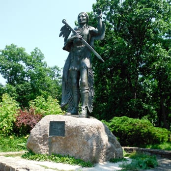 High Cliff State Park - Chief Red Bird Statue overlooking the lake - Parks Near Me - Sherwood, Wisconsin High Cliff State Park - Chief Red Bird Statue overlooking the lake - Parks Near Me - Sherwood, Wisconsin