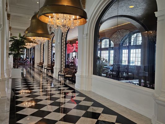 Grand Galvez by null