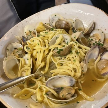 DaVinci's - Linguine with Clams - Italian Near Me - Marco Island, Florida DaVinci's - Linguine with Clams - Italian Near Me - Marco Island, Florida