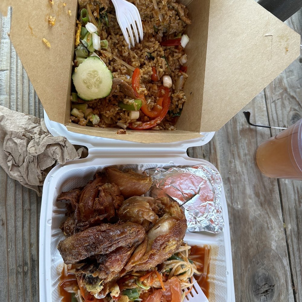 Chaiyo Thai Food Truck - Thai Spicy Fried Rice & Fried Chicken with Papaya Salad and Sticky Rice - Food Trucks Near Me - Eugene, Oregon