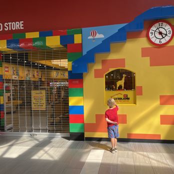 Legoland Discovery Center - Front of store - Indoor Playcenter Near Me - Milpitas, California Legoland Discovery Center - Front of store - Indoor Playcenter Near Me - Milpitas, California