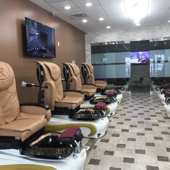 Papio Nails and Spa - This was just one side of the nail spa (left). They do have a middle where they do manicures & the right side is similar to this. - Nail Salons Near Me - Papillion, Nebraska