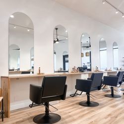Manes Salon