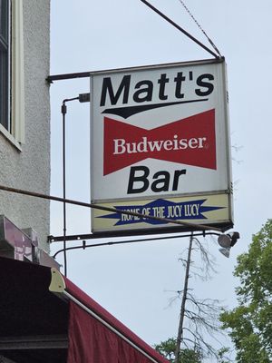 Matt's Bar and Grill by null