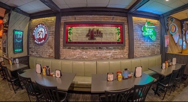 4th Street Bar and Grill by null