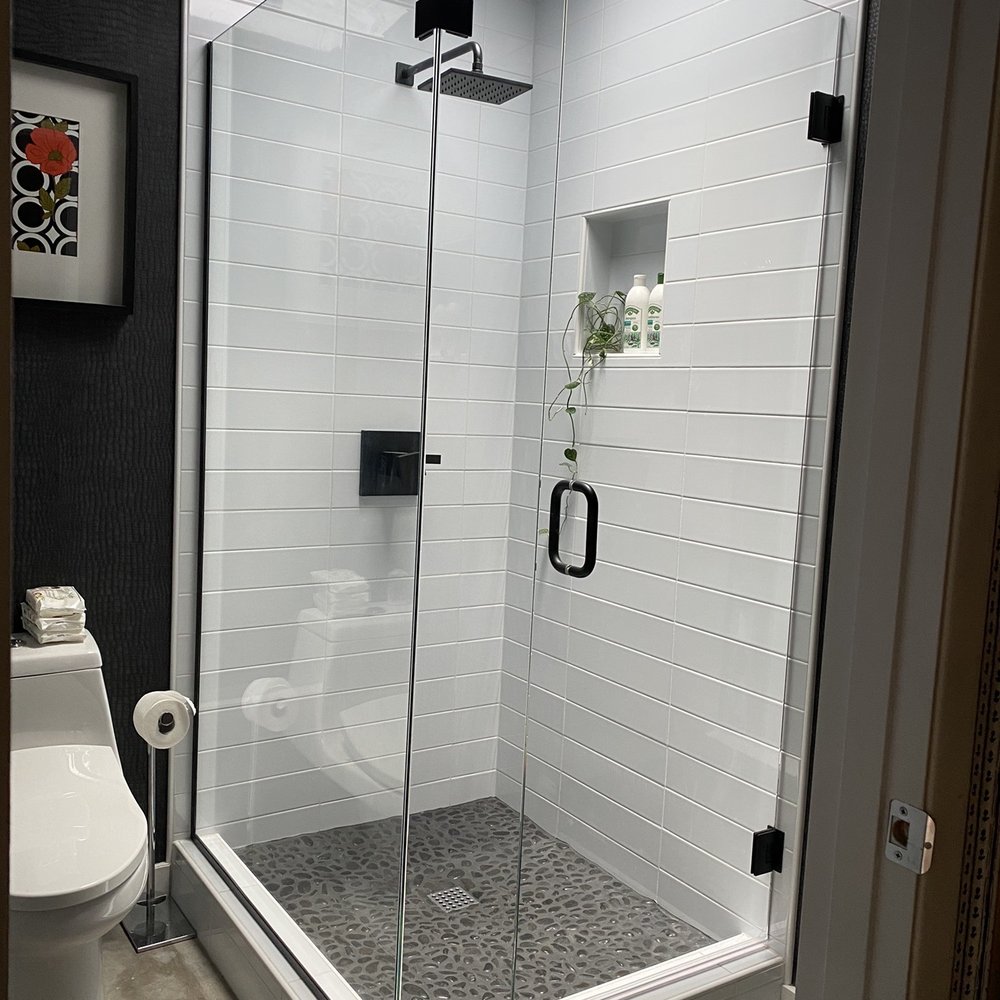 Diamond Glass - Glass & Mirrors Near Me - Hillsboro, Oregon Diamond Glass - Glass & Mirrors Near Me - Hillsboro, Oregon