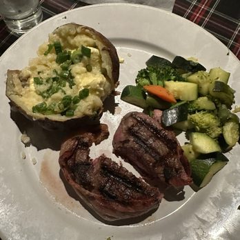 Tartan Room - Petite filet - American Near Me - Orange, California Tartan Room - Petite filet - American Near Me - Orange, California