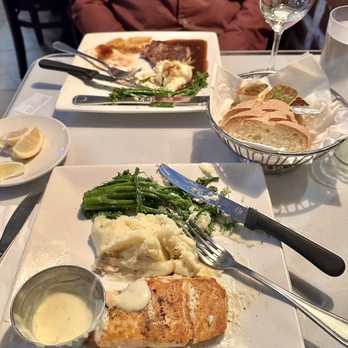 Roxanne Cafe - Italian Near Me - San Francisco, California Roxanne Cafe - Italian Near Me - San Francisco, California