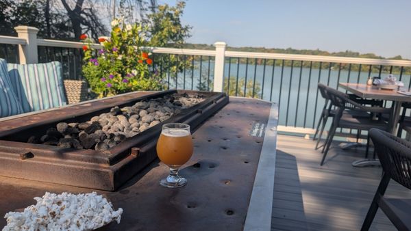 Birch's on the Lake Brewhouse & Supperclub by null