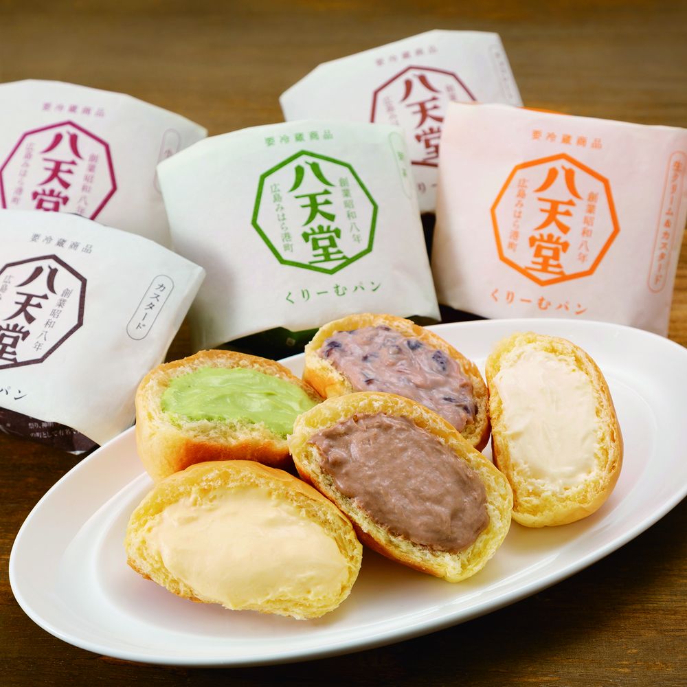 DORAYAKI 🇯🇵 ➡ www.tasteatlas.com/dorayaki Apart from the classic Dorayaki  filling, red bean paste, today you can choose between many other flavors -  white bean paste, matcha green tea paste, sweet potato and, image size:1000x1000