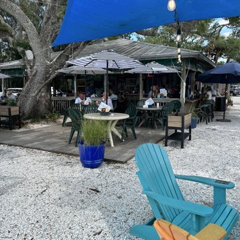 Miss Vicki's On the River - Outside seating - Bars Near Me - Holiday, Florida Miss Vicki's On the River - Outside seating - Bars Near Me - Holiday, Florida