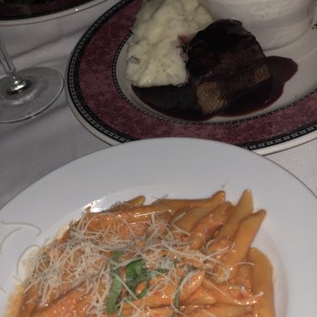 Max's Es-Ca - Italian Near Me - Staten Island, New York
