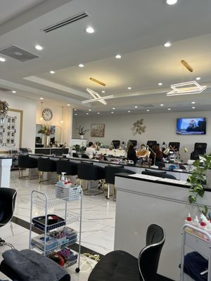 Nail Hut & Spa