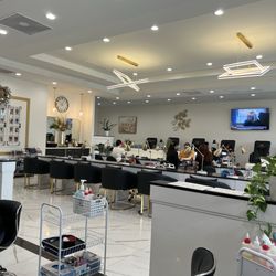 Nail Hut & Spa - Inside of salon