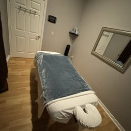 Massage room are very comfortable with an option of a heating pad underneath. Overall great experience.