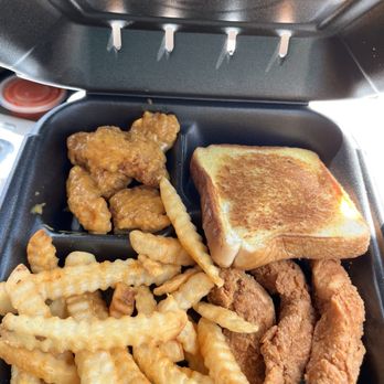 Zaxbys - Wings and Things - Fast Food Near Me - Corinth, Mississippi