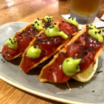 Moku Kitchen - Cocktail Bars Near Me - Honolulu, Hawaii