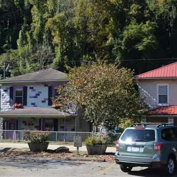 Glen Ferris Inn - White and Purple House - Hotels Near Me - Glen Ferris, West Virginia Glen Ferris Inn - White and Purple House - Hotels Near Me - Glen Ferris, West Virginia