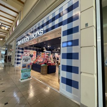 BATH & BODY WORKS - Updated July 2025 - 11 Photos & 18 Reviews - Space ...
