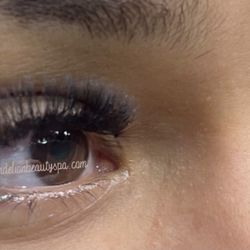 Dandelion Beauty Spa - Beautiful Volume Cat-eye lashes