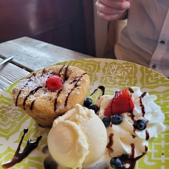 Barnwood Grill - Chocolate Lava Cake - Seafood Near Me - Newtown, Connecticut Barnwood Grill - Chocolate Lava Cake - Seafood Near Me - Newtown, Connecticut