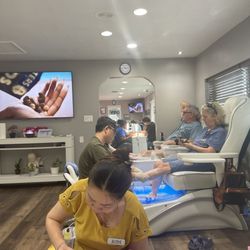 Van Nails - Half of pedicure room & into nail/entry room
