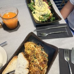 Celicioso - tortilla & eggs benedict, sin gluten (gluten-free)