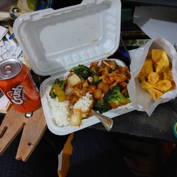 Maxim - Mix vegetables with chicken  Crab ragoon - Chinese Near Me - Woodside, New York