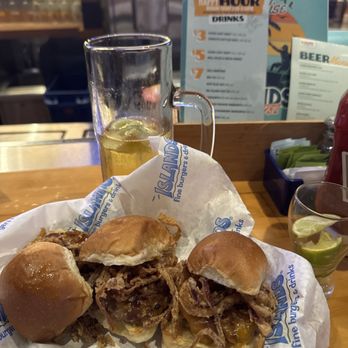 Islands Restaurant - Bar - Sliders and a frosty cold Coors Light - Burgers Near Me - Cerritos, California