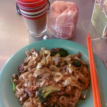 Saffron Thai - Pad see ew - Thai Near Me - San Diego, California Saffron Thai - Pad see ew - Thai Near Me - San Diego, California