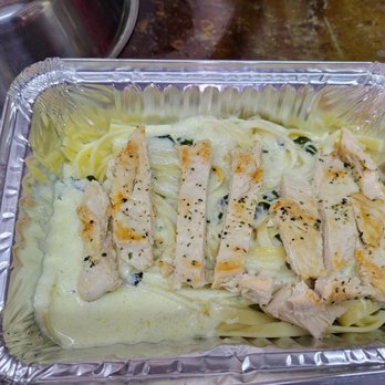 Tip's Kitchen - Chicken Alfredo - Food Trucks Near Me