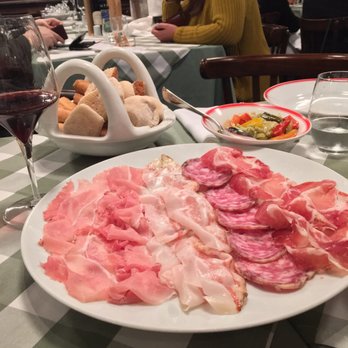 Al Pompiere - Ante pasta of fresh salami and prosciutto along with fresh bread and pickled vegetable - Italian Near Me - Verona, VR