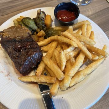 Osprey Restaurant & Bar - Steak and fries - Cocktail Bars Near Me - Spokane, Washington Osprey Restaurant & Bar - Steak and fries - Cocktail Bars Near Me - Spokane, Washington