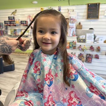 Little Locks - Kids haircut - Kids Hair Salons Near Me - Solana Beach, California Little Locks - Kids haircut - Kids Hair Salons Near Me - Solana Beach, California