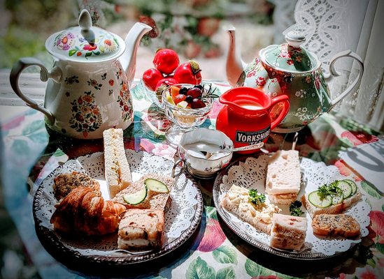 Julian Tea & Cottage Arts by null