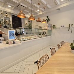 Růže Cake House - Cute and bright inside!