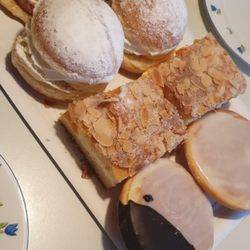 Bäckerei Sabel - Bisschen Süßzeug zum familiären Kaffee&Kuchen-Event.