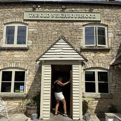 Old Neighbourhood Inn - Entrance