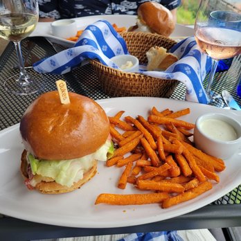 Duke's Seafood - Crab cake sandwich - Seafood Near Me - Seattle, Washington