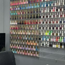 Lakeside Nails & Spa - Entry color selection
