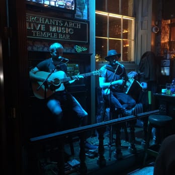 Merchant's Arch Bar - Reely band. - Irish Near Me - Dublin, D Merchant's Arch Bar - Reely band. - Irish Near Me - Dublin, D