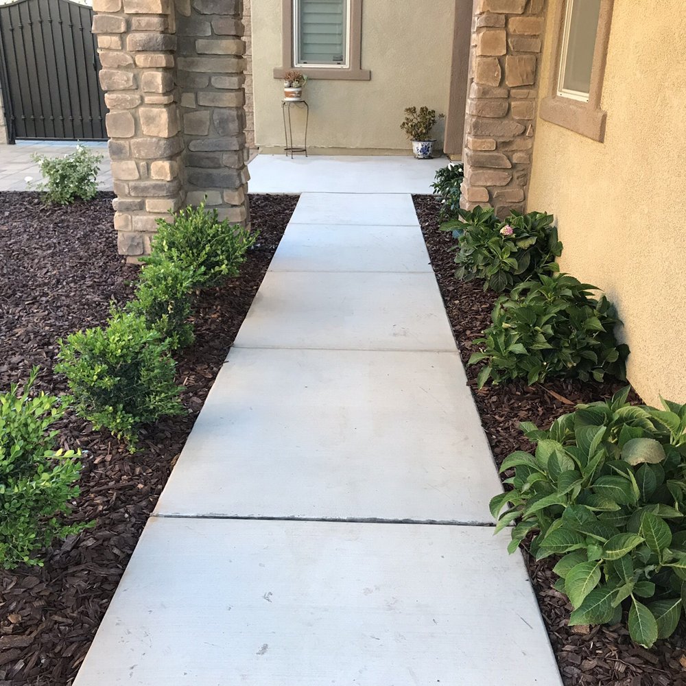 Alliance Landcare - a walkway leading to a home - Landscaping Near Me Alliance Landcare - a walkway leading to a home - Landscaping Near Me