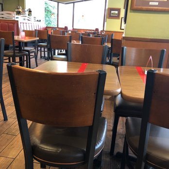 Denny's - Empty restaurant on a COVID Monday. - Diners Near Me - Honolulu, Hawaii