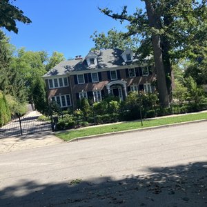 HOME ALONE HOUSE - 32 Photos - 671 Lincoln Ave, Winnetka, Illinois