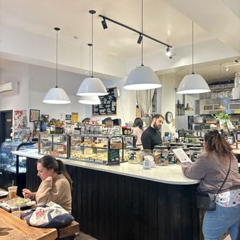 Mottley Kitchen - Cafes Near Me - Bronx, New York