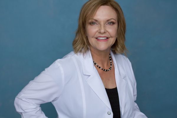 R J Edwards Aesthetic Clinic