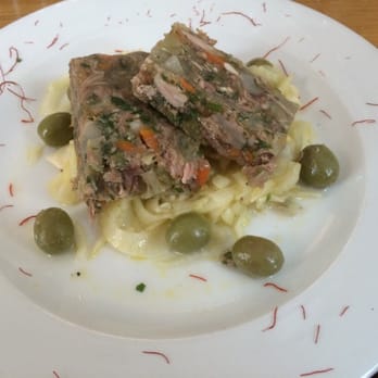 Osteria Alpenhof - Hausgemachte Kalbfleischsülze auf Fenchelsalat. Sehr gut! (7,90€) - Italian Near Me - Munich, BY Osteria Alpenhof - Hausgemachte Kalbfleischsülze auf Fenchelsalat. Sehr gut! (7,90€) - Italian Near Me - Munich, BY