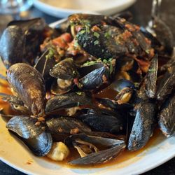 Illiano Cucina - Mussels over Linguine