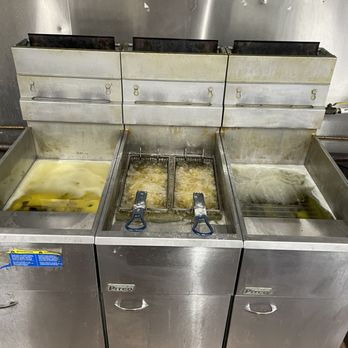 Da Best Wings - Cleaned fryers frying up chicken wings - Chicken Wings Near Me - Gulfport, Mississippi Da Best Wings - Cleaned fryers frying up chicken wings - Chicken Wings Near Me - Gulfport, Mississippi